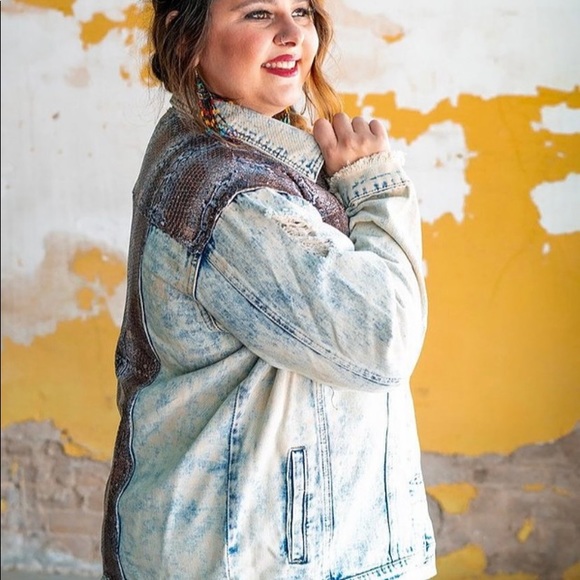 COPY - Denim sequins snake print jacket - Picture 2 of 3